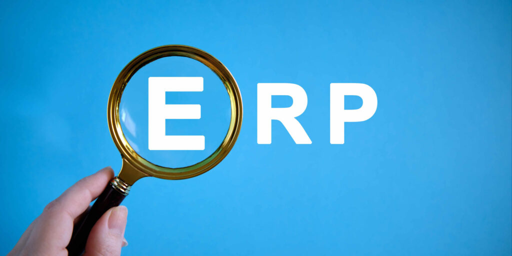 Lupa con la palabra ERP