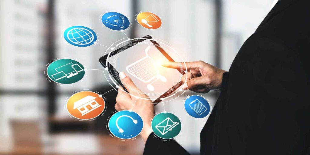 Imagen de tablet con varios iconos sobre qué es un marketplace